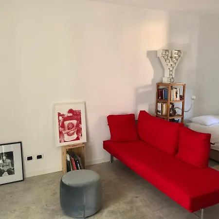 Loft Apartment *
